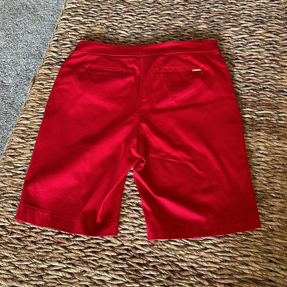 Pappagallo shorts. Red. Gold accents. Walking short. Bermuda. Stretchy. Size 6 - Picture 2 of 5